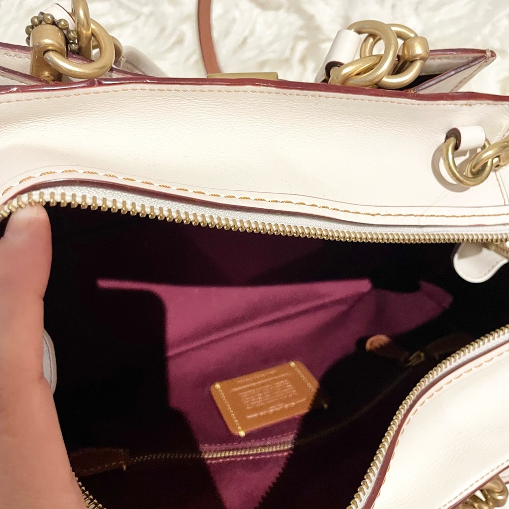 COACH
Dreamer 21 Signature Coated Canvas Satchel - Picture 8 of 15